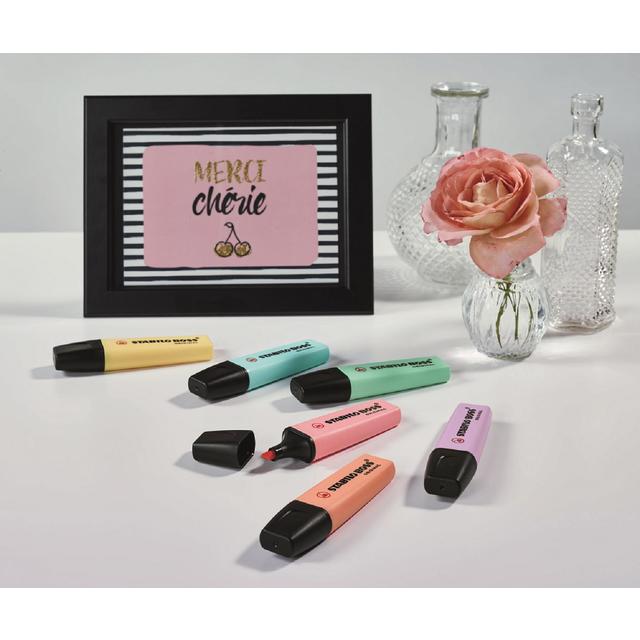 STABILO BOSS ORIGINAL Pastel Highlighter wallet of 4 assorted colours    4 per pack GOODS M&S