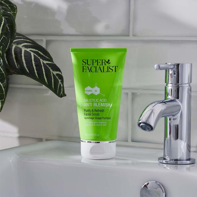 Super Facialist Salicylic Acid Anti Blemish Purify & Refresh Facial Scrub 150ml GOODS M&S