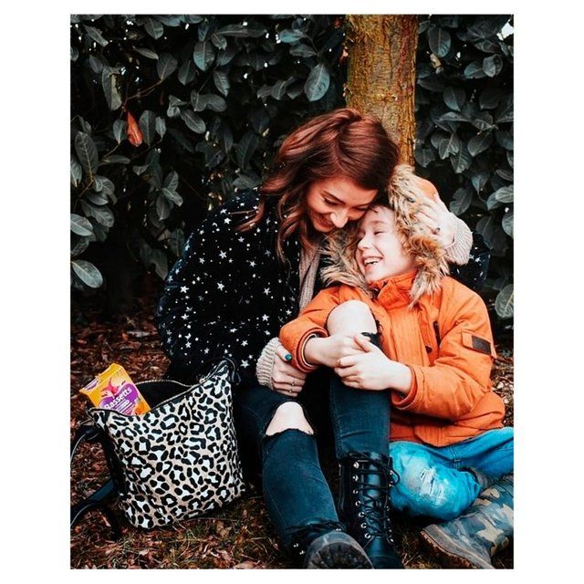 Bassetts Tropical Omega 3 & Multivitamins 7-11yrs 30 per pack - McGrocer