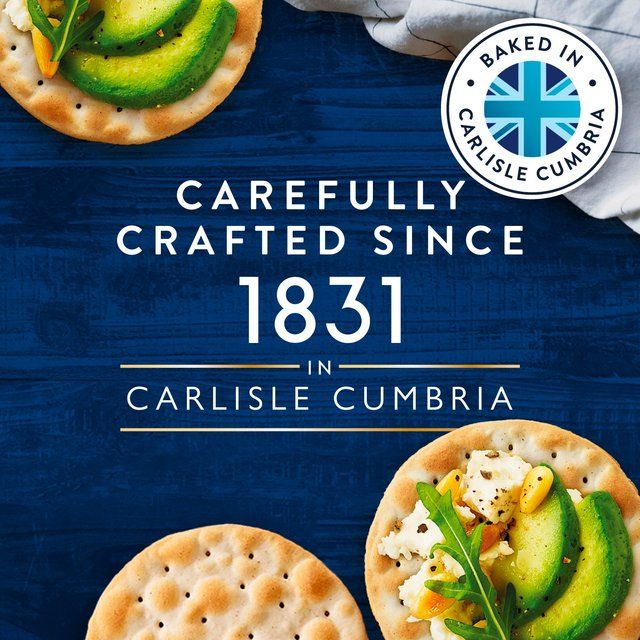 Carr's Table Water Cracked Black Pepper Crackers 125g