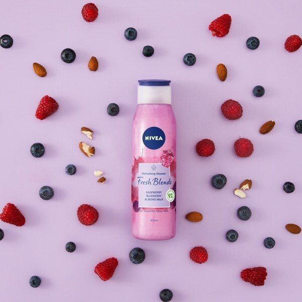 DNR NIVEA Fresh Blends Raspberry & Blueberry Shower Gel