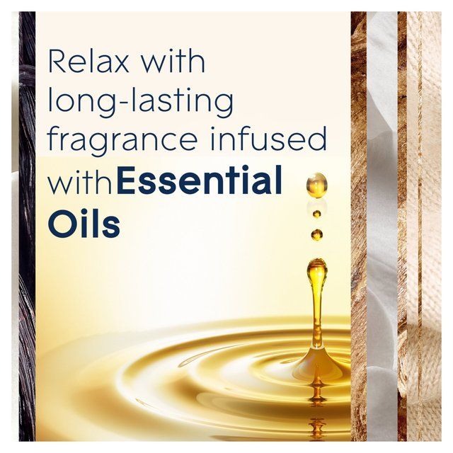 Glade Large Candle Vanilla Blossom Air Freshener 224g