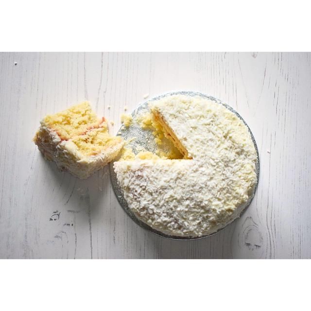 Gluten Free Kitchen White Chocolate & Coconut Cake 450g