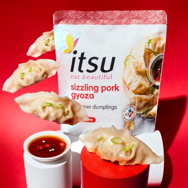 itsu sizzling pork gyoza 240g