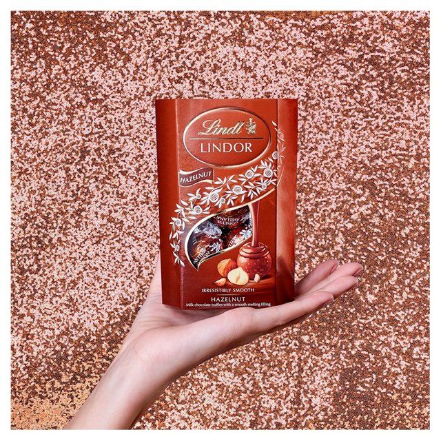 Lindt Lindor Hazelnut Chocolate Truffles 200g
