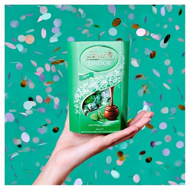 Lindt Lindor Milk Mint Chocolate Truffles 200g
