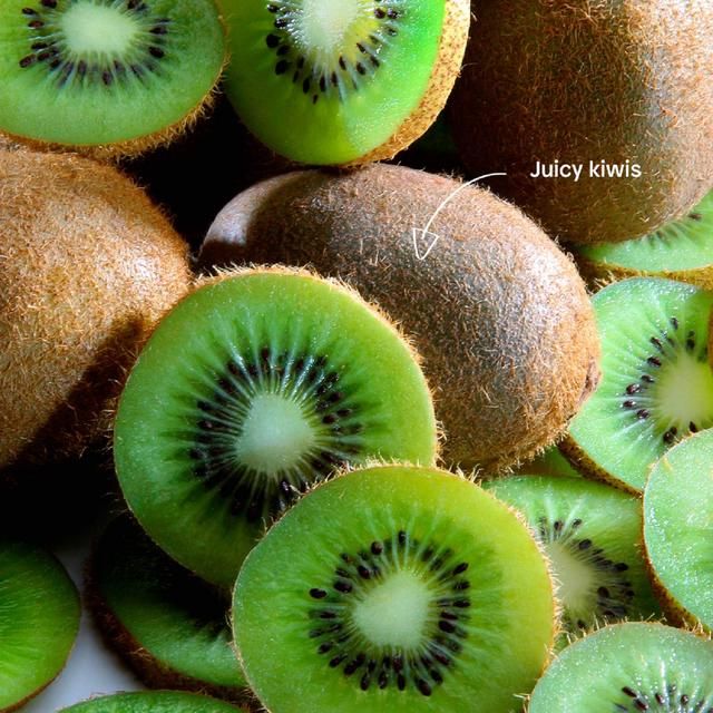 Little Freddie Organic Zesty Kiwis Bananas & Pear   100g