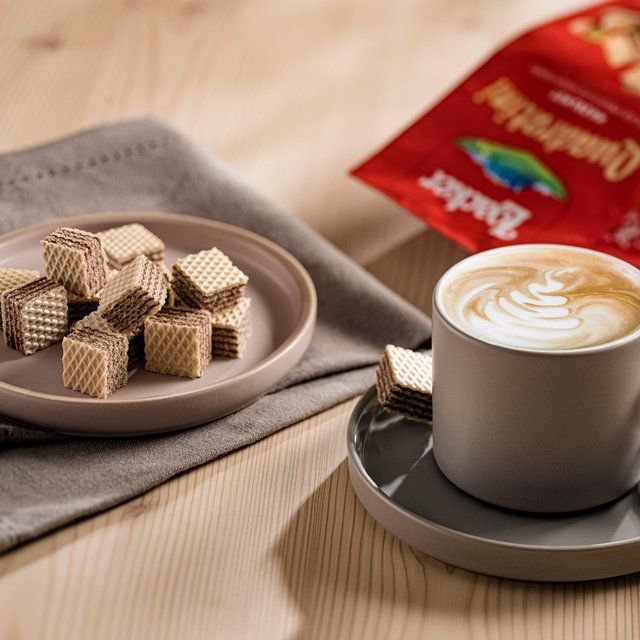 Loacker Hazelnut Napolitaner Quadratini Wafers 125g