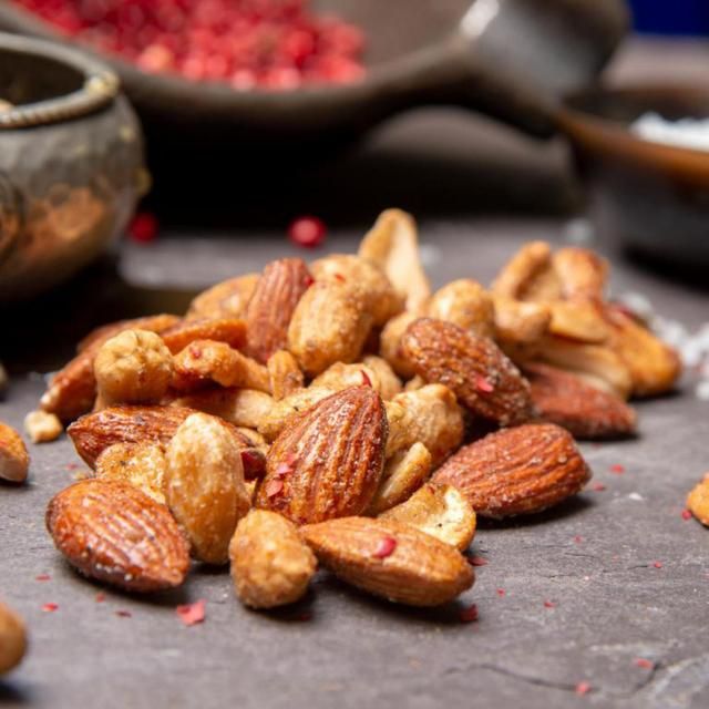 Mr Filberts Honey & Peppercorn Mixed Nuts 40g