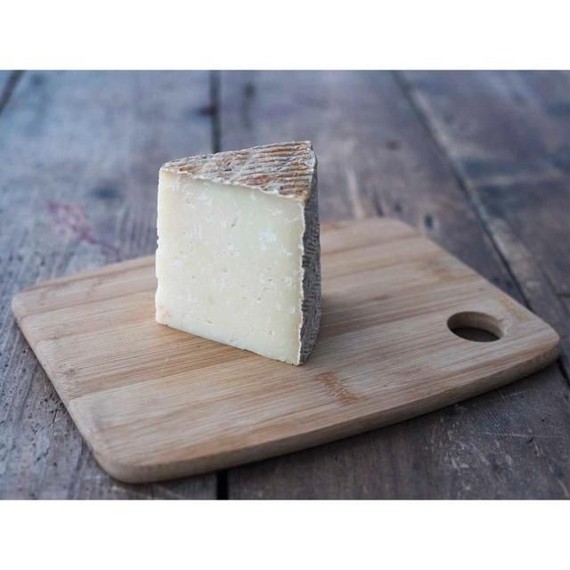 Natoora Hand Cut Manchego Curado Typically: 140g