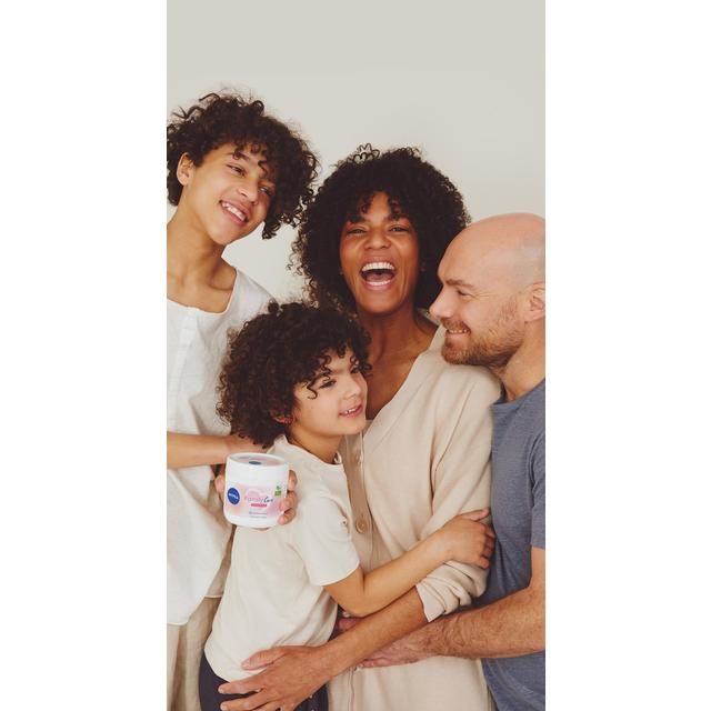 NIVEA Family Care Sensitive Moisturising Cream 450ml