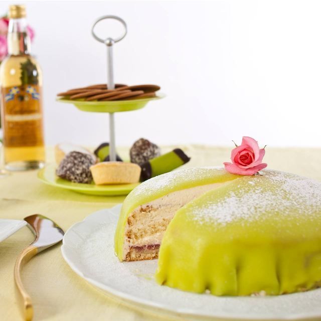 Odense Marsipanlock Gront Ready Rolled Marzipan Cake Cover Green 200g