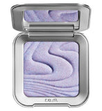 r.e.m. beauty Interstellar Highlighter Topper