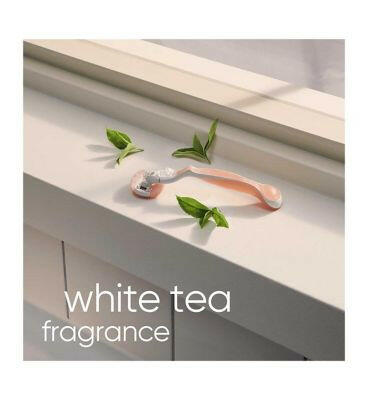 Venus Comfortglide Spa Breeze Razor Blades, 4 pack Suncare & Travel Boots