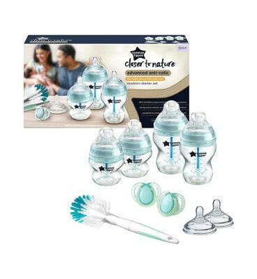 Tommee Tippee Advanced Anti-Colic Newborn Starter Set for Colicky Babies, 4 x Bottles, 2 x Teats, Vented Anti-Colic Wand Baby Accessories & Cleaning Boots