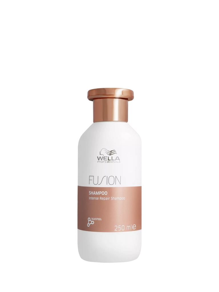 Wella Professionals Fusion Intense Repair Shampoo for Dry and Damaged Hair and Protection Against Breakage, 250ml