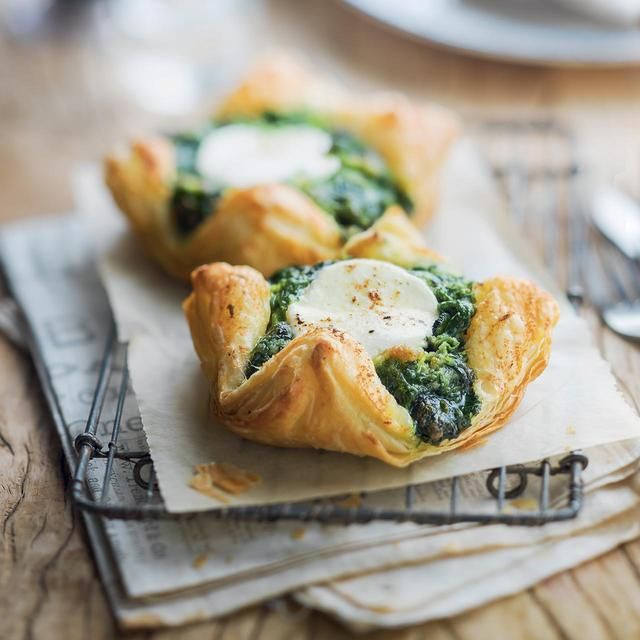 Picard Goats Cheese & Spinach Pastries   4 x 110g GOODS M&S   