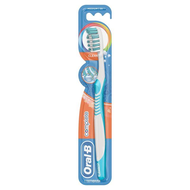 Oral-B Complete Clean 35 Medium Toothbrush