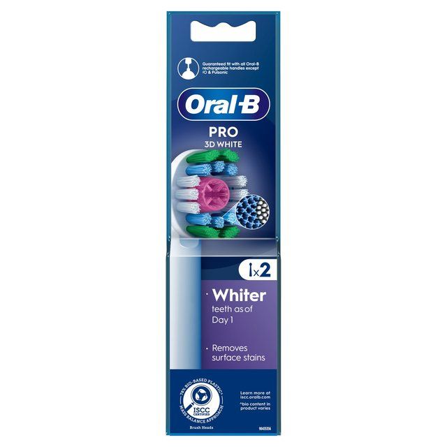 Oral-B 3DWhite Toothbrush Heads    2 per pack GOODS M&S   