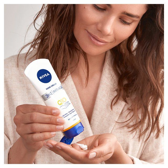 NIVEA Q10 Anti-Age 3 in 1 Hand Cream   100ml