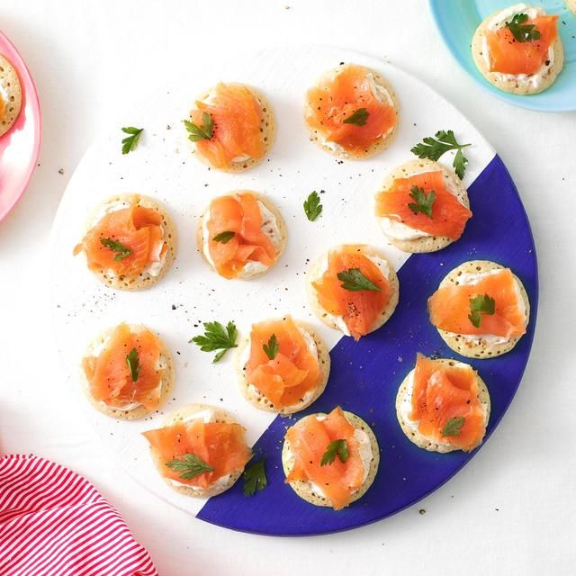 M&S Scottish 20 Mini Smoked Salmon Blinis   400g