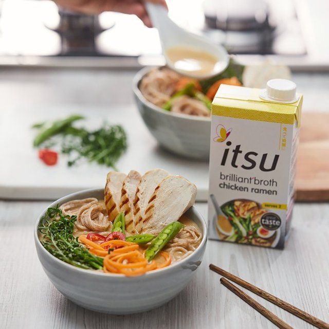 itsu Chicken Ramen Brilliant Broth for 2   500ml