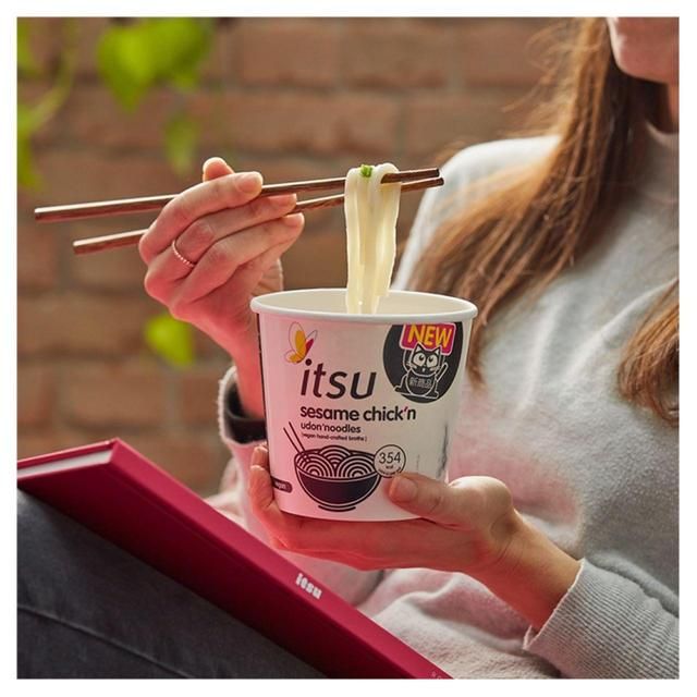 itsu sesame chick'n udon noodles pot   186g