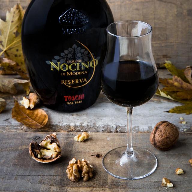 Toschi Nocino di Moderna liqueur Riserva   700ml GOODS M&S   