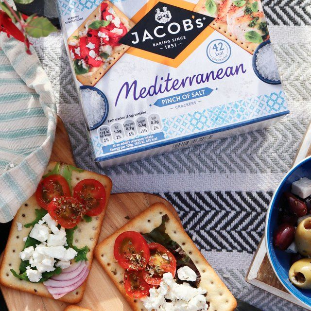 Jacob's Mediterranean Pinch of Salt Crackers   5 x 38g