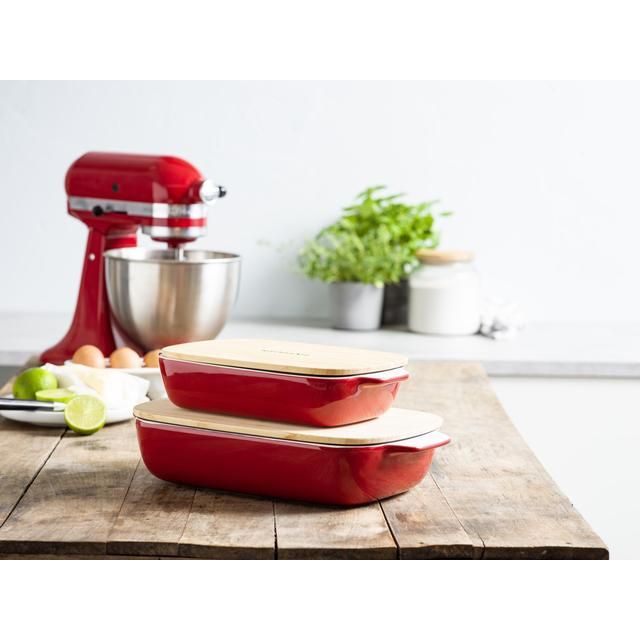 KitchenAid Empire Red Medium 26cm Stoneware Dish with Bamboo Lid