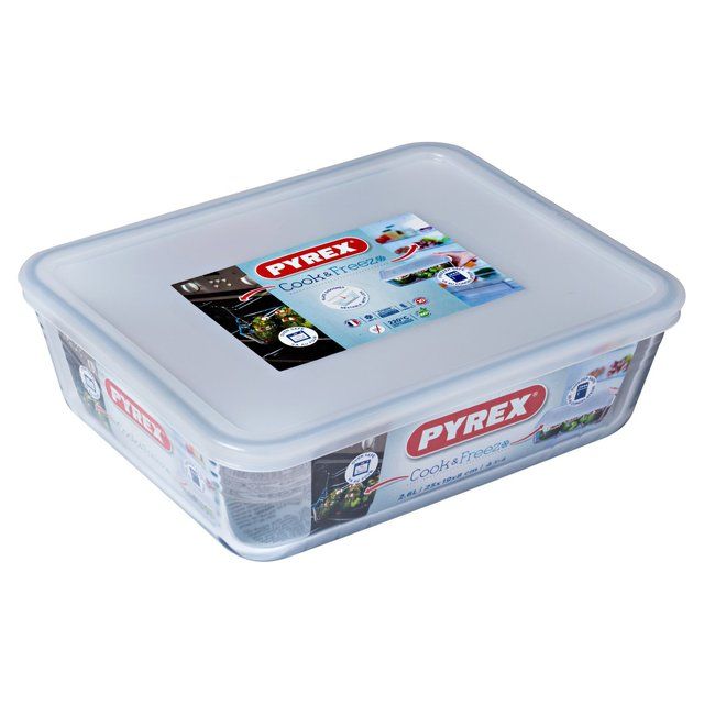 Pyrex Cook & Freeze Dish with Lid 22cm