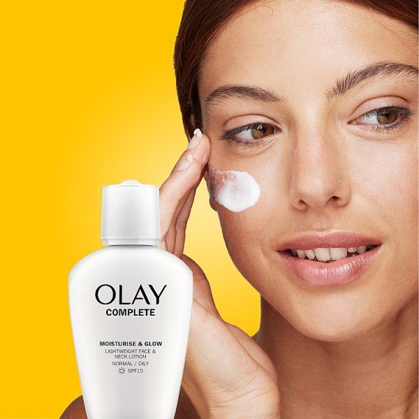 Olay Complete Lightweight Normal/Oily Day Moisturiser 200ml GOODS Superdrug   