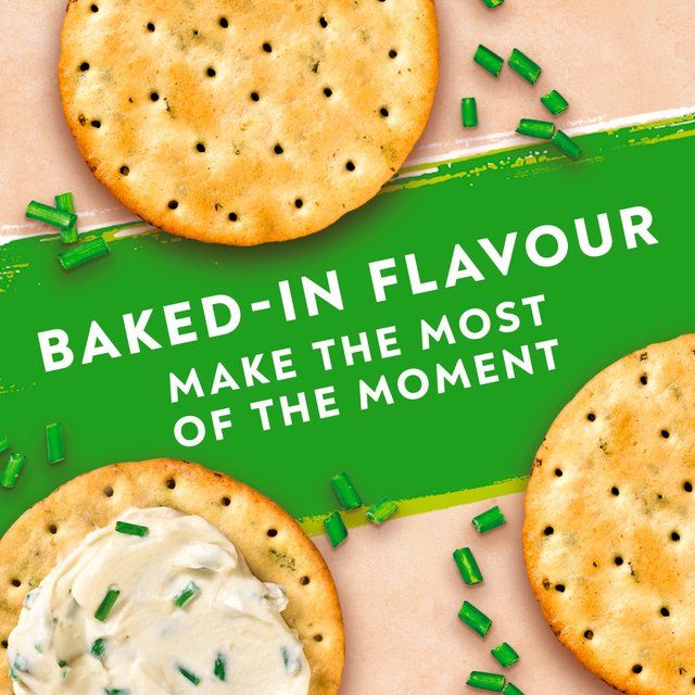 Jacob's Savours Sour Cream &amp; Chive Crackers   150g