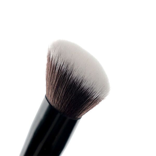 Brushworks No. 7 Angled Blush Brush