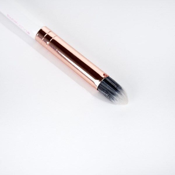 Brushworks White & Gold Highlight and Contour Brush