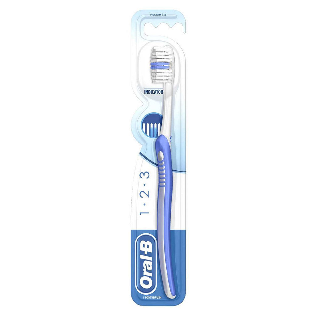 Oral-B Indicator 35 Medium Manual Toothbrush - Compact 35 Medium