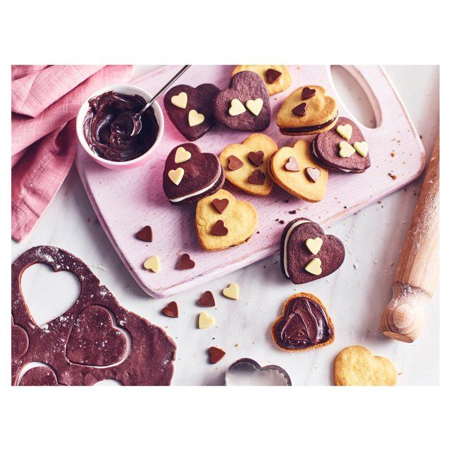 Dr. Oetker 60 White &amp;amp; Milk Chocolate Hearts   40g