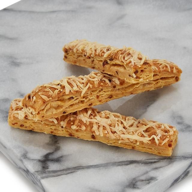 Harvey Nichols Emmental &amp;amp; Onions Straws   110g