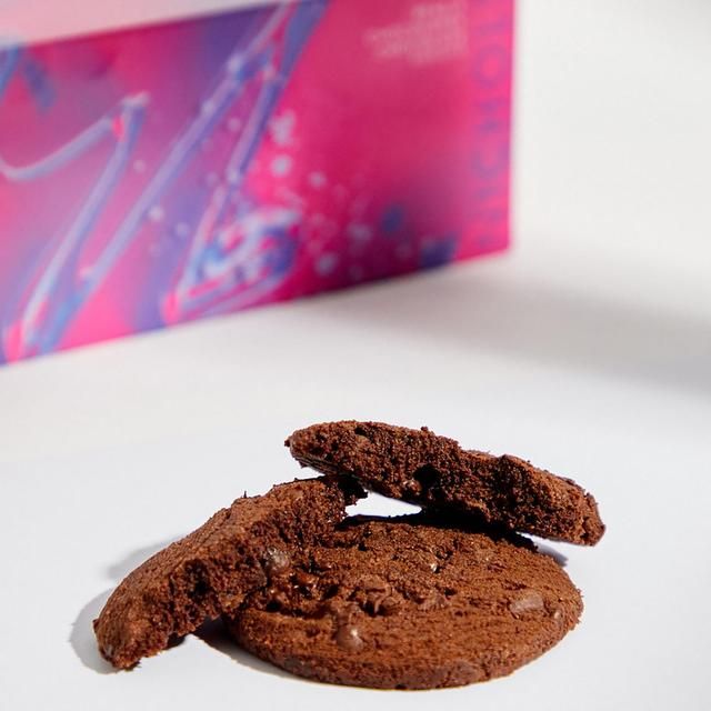 Harvey Nichols Really Chocolatey Biscuits   200g