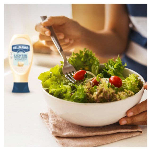 Hellmann's Lighter than Light Squeezy Mayonnaise