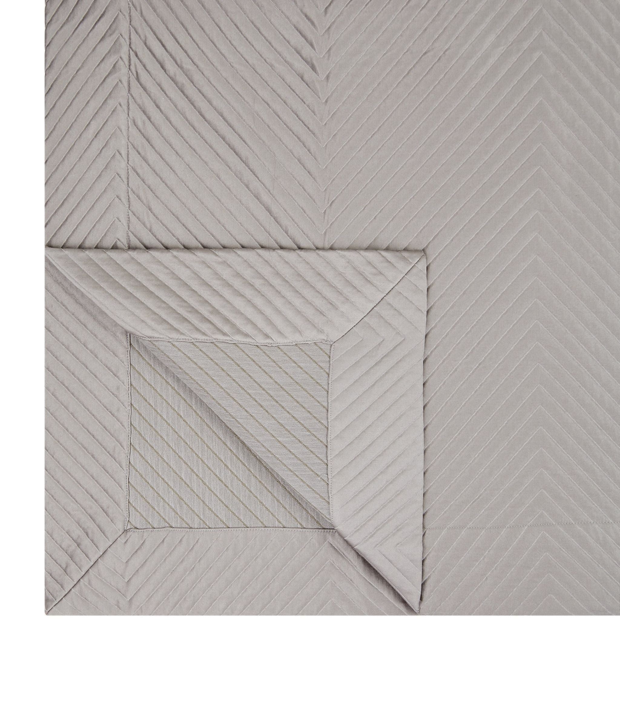 Herringbone Bedspread (270cm x 260cm)