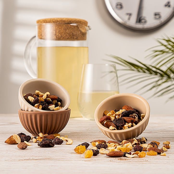 Holland &amp;amp; Barrett Mixed Nuts &amp;amp; Raisins 850g