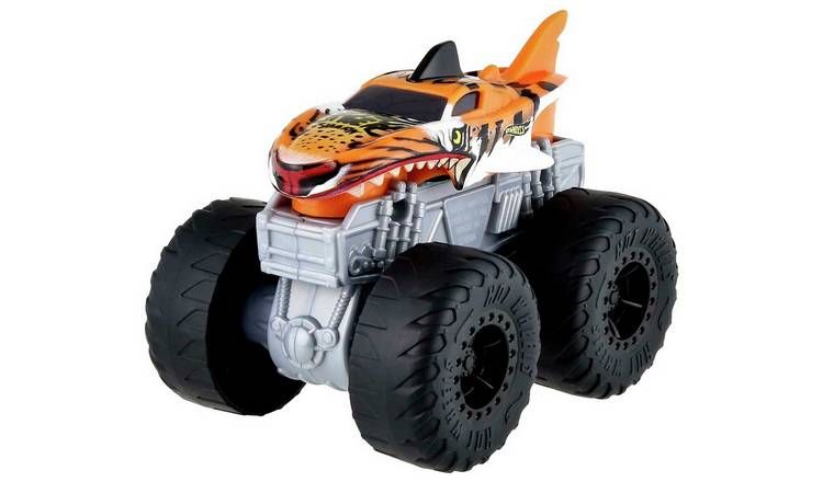 Hot Wheels Monster Trucks Roarin Wreckers Vehicle Assortment