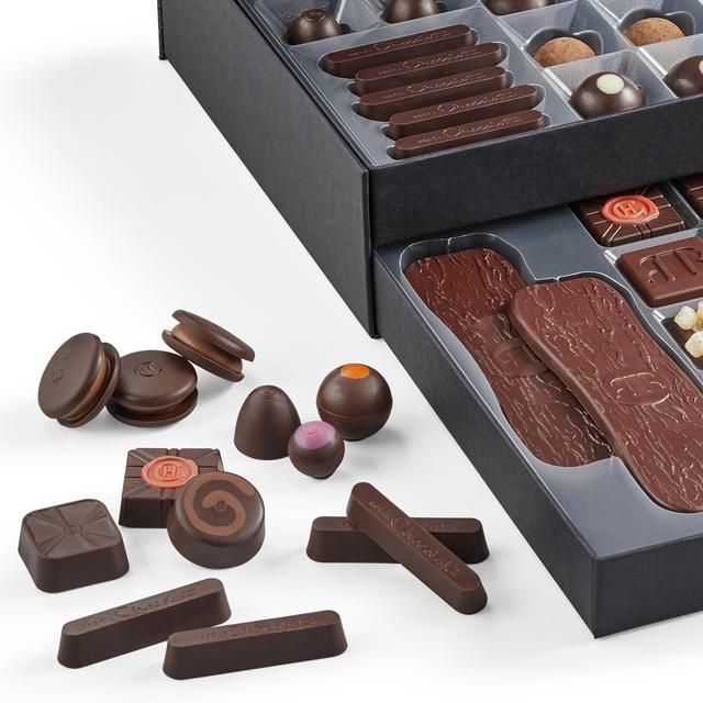 Hotel Chocolat - The Dark Cabinet   540g