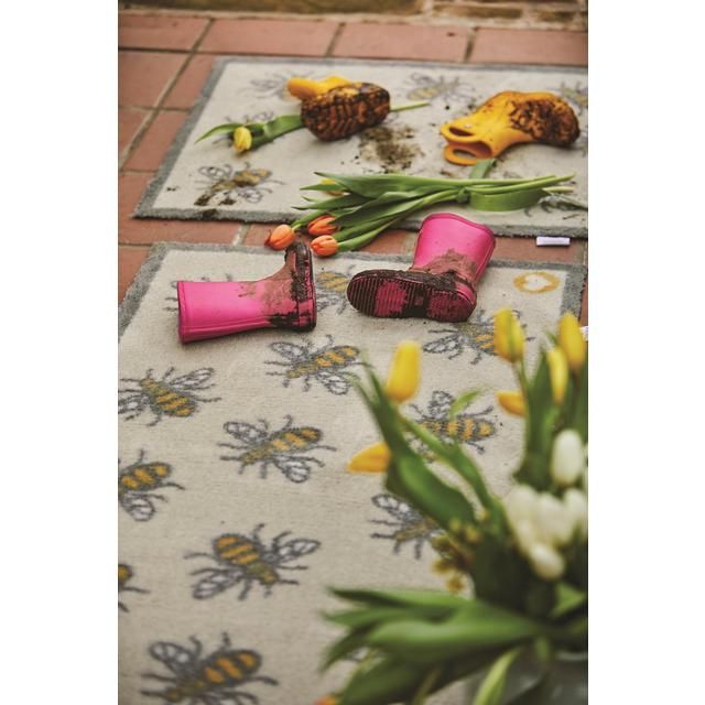 Hug Rug Home & Garden Bee