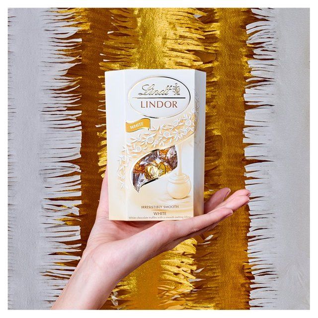 Lindt Lindor White Chocolate Truffles   200g