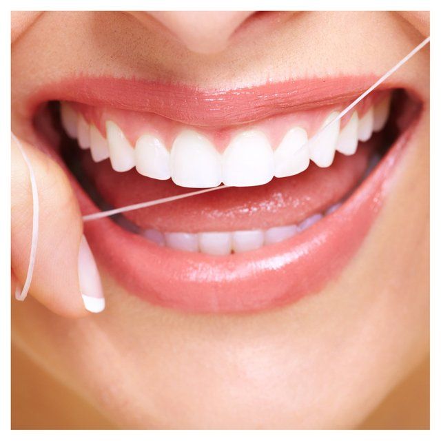 Oral-B Essential Mint Waxed Dental Floss   50m
