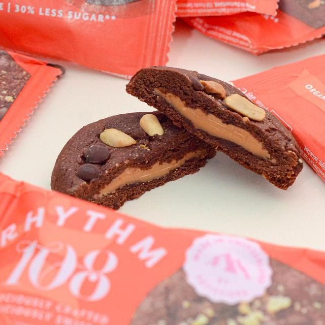 Rhythm 108 Swiss Vegan Chocolate Peanut Butter Soft-Baked Filled Cookie   50g
