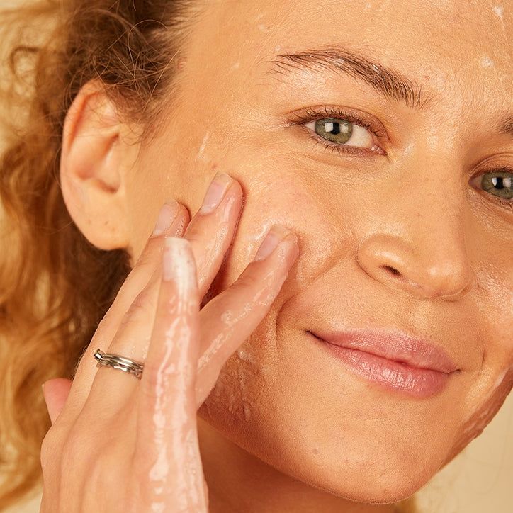 Skin &amp;amp; Tonic Get Up &amp;amp; Glow Jelly Cleanser 100ml