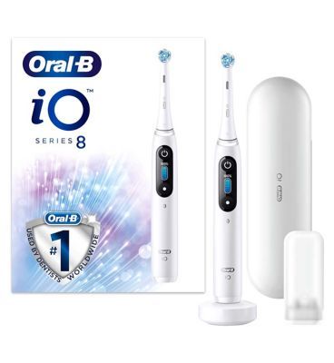 Oral-B Electric Toothbrush iO8 - White Special Edition